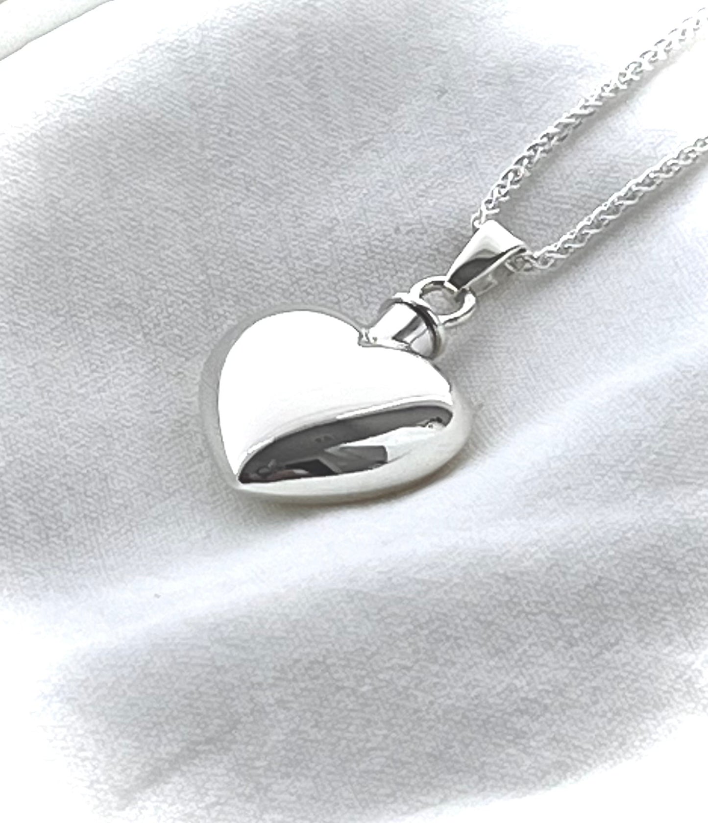 Keepsake Heart Locket for Ashes – Handcrafted Sterling Silver Memorial Jewelry