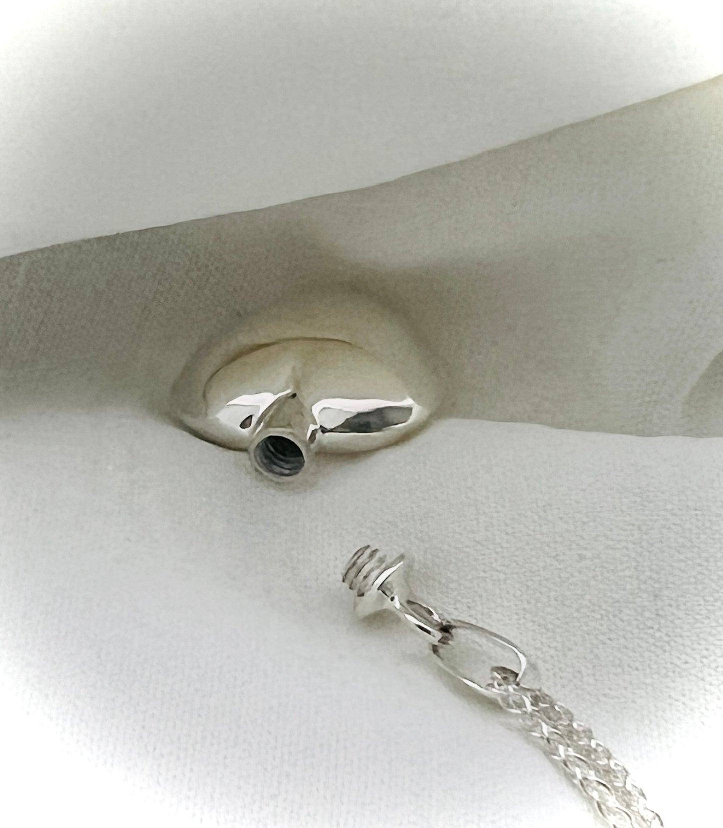 Keepsake Heart Locket for Ashes – Handcrafted Sterling Silver Memorial Jewelry