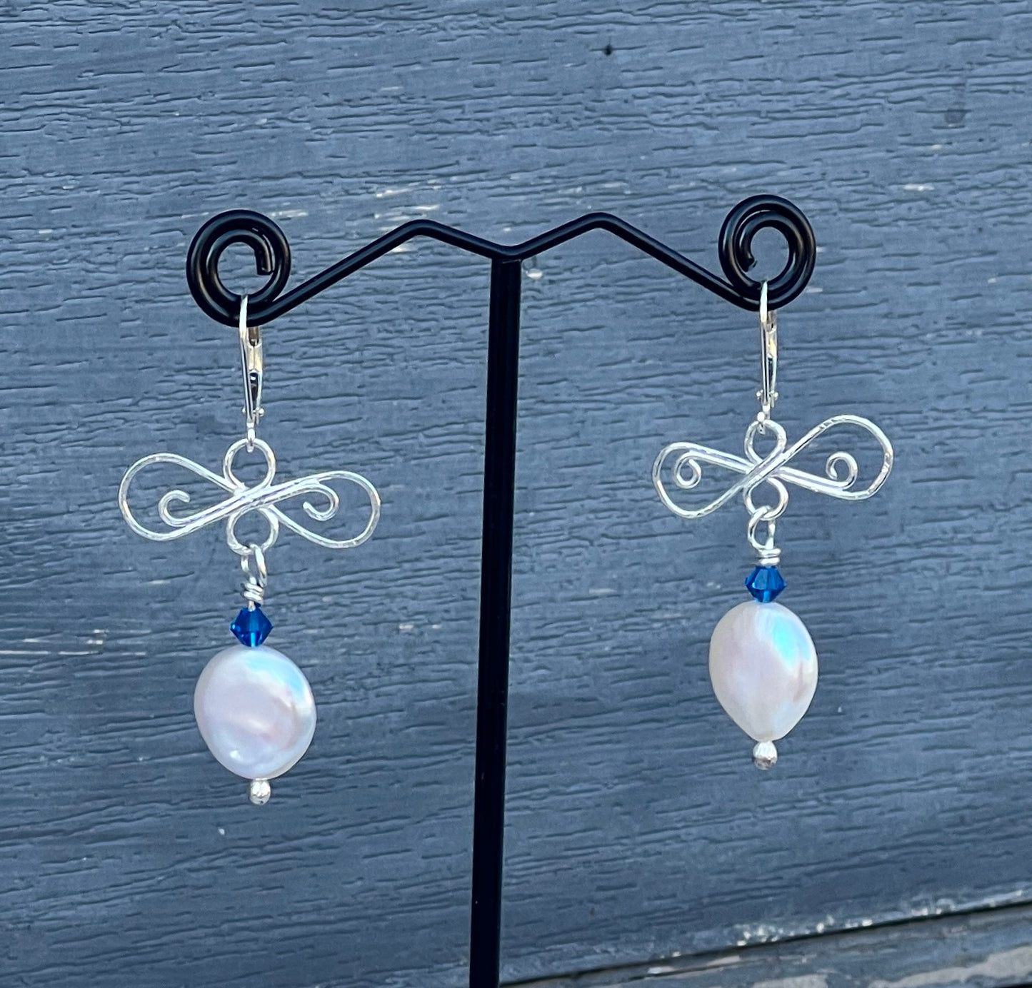 silver and pearl errings